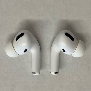 Apple AirPods Pro (1st Generation) with MagSafe Charging Case